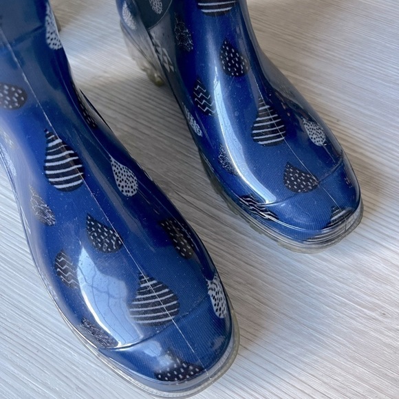 TOMS cabrilla rain moonlight blue raindrop print boots size 6 - Picture 6 of 13